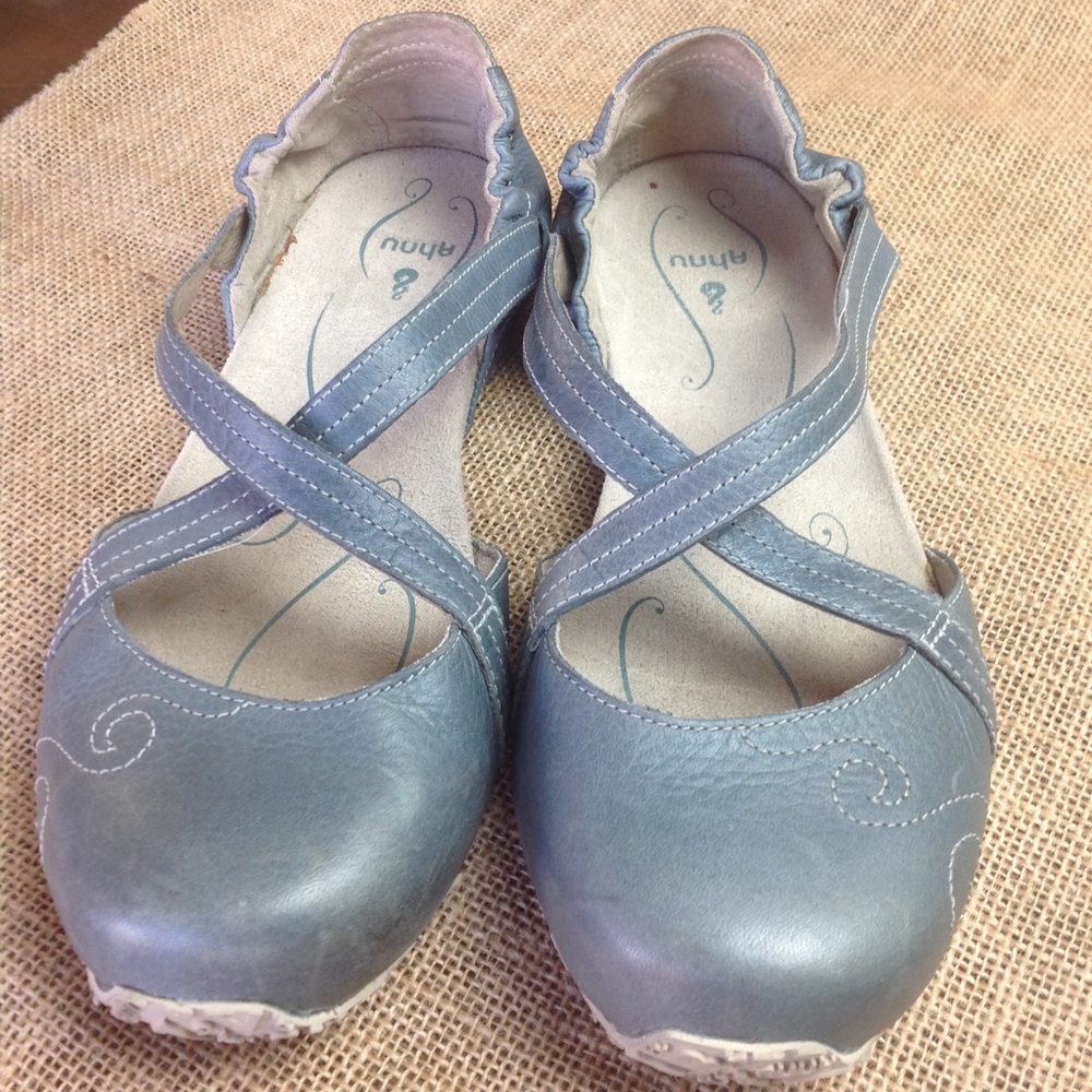 Ahnu • Karma Walking Flats • 7